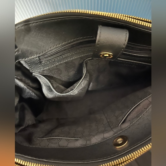Like new, Michael Kors Handbag, Black with gold zipper/button, lots of room - Picture 5 of 7
